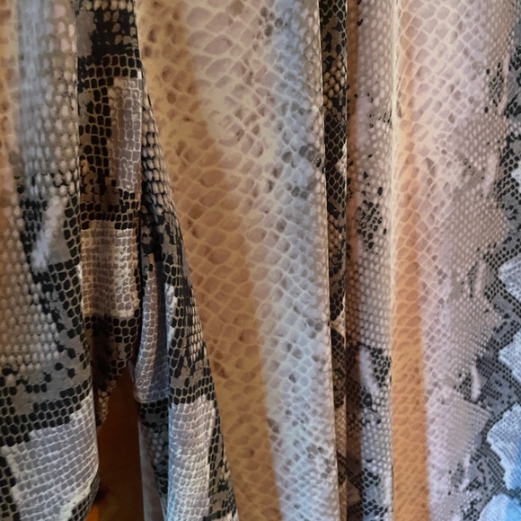 Duster/Kimono snake skin pattern - Picture 4 of 5